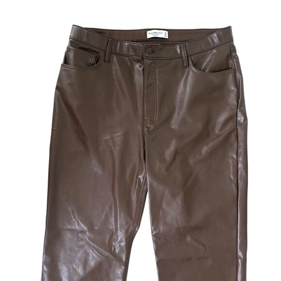 Abercrombie & Fitch Curve Love Vegan Leather 90’s Relaxed Ultra High 33 16 Short - Picture 4 of 11